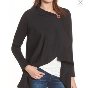 Bobeau black medium top. GUC